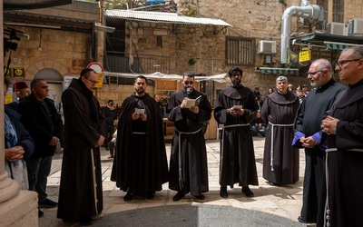 Jerozolima: 10 zakonników na Drodze Krzyżowej eskortowanych przez 50 żołnierzy