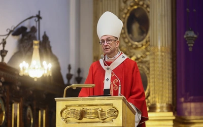 Abp Galbas w Wielki Piątek: Świat jest w ręku Boga, a nie przypadku