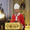 Abp Galbas w Wielki Piątek: Świat jest w ręku Boga, a nie przypadku