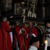 W Wielki Piątek w katedrze zgasło światło i zapadła cisza