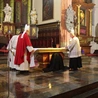 Wielkopiątkowa liturgia w legnickiej katedrze