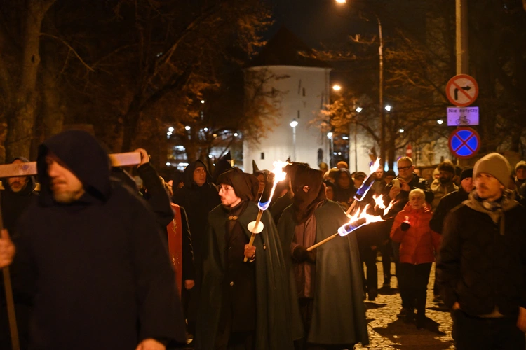 Nocne Misterium Krzyża po raz 11.