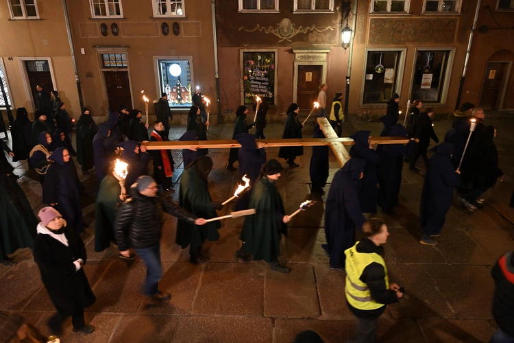 Nocne Misterium Krzyża po raz 11.