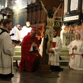 Płock. Obecni pod krzyżem i na Eucharystii