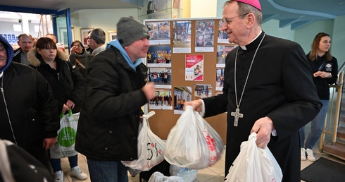 Blisko 500 osób przy wielkanocnym stole w Sopocie