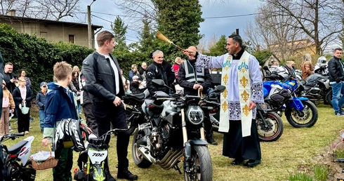 Motoświęconka w Bojanicach przyciąga tłumy