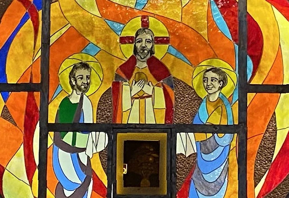 Obyśmy rozpozawalli Go, gdy łamie dla nas chleb. 