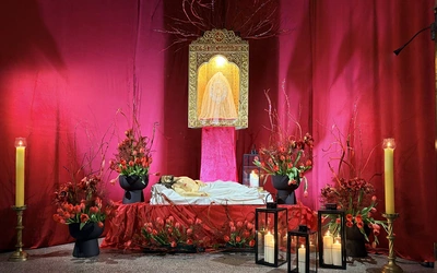 Adoracja Najświętszego Sakramentu przy Bożym Grobie