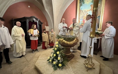 Głośmy z radością wielkanocne orędzie: Chrystus zmartwychwstał