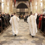 Wielka Sobota w katedrze wrocławskiej - Wigilia Paschalna