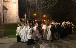 Płock. Wigilia Paschalna w katedrze