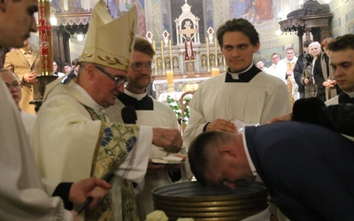 Płock. Po znakach liturgii do pustego grobu Jezusa