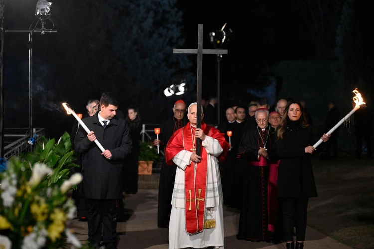 Pierwsza Wielkanoc Leona XIV: Pokój, tradycja, polskie życzenia 