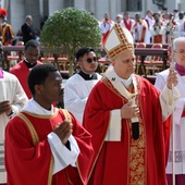 Pierwsza Wielkanoc Leona XIV: Pokój, tradycja, polskie życzenia 