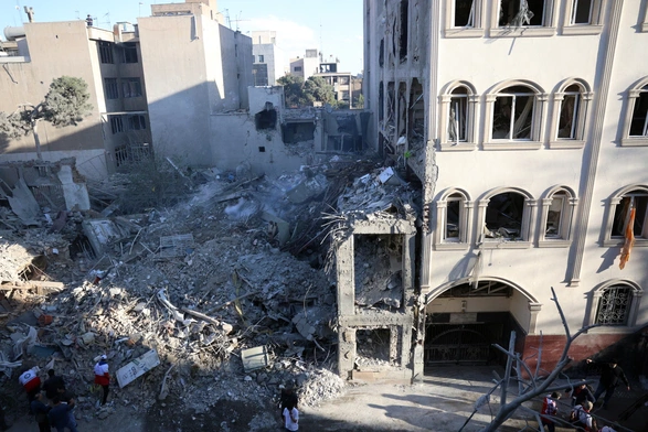 Zniszczona synagoga Khorasaniha w Teheranie