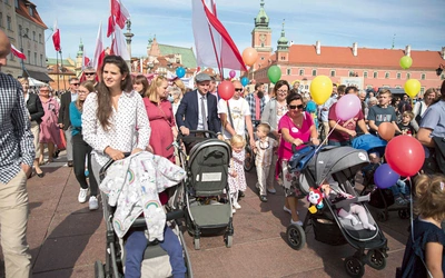  W ubiegłych latach wydarzenie gromadziło nawet kilkadziesiąt tysięcy uczestników. Było największą od lat manifestacją pro-life w Polsce i jedną z największych tego typu demonstracji w Europie.