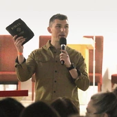 Marcin Zieliński prowadzi spotkania w całej Polsce.