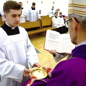 Alumn Jakub Raś był jednym z dziewięciu kleryków WSD, który przyjął akolitat.