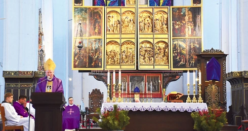 Inicjatywa nawiązuje do starożytnej tradycji rzymskiej sięgającej pierwszych wieków chrześcijaństwa.