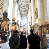 Kilka miesięcy temu udostępniono wyremontowaną nawę południową świątyni.