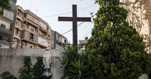 Liban: kościoły pełne mimo bomb. „Modlitwa silniejsza niż strach”