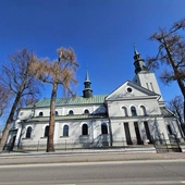 Witraże w Mędrzechowie