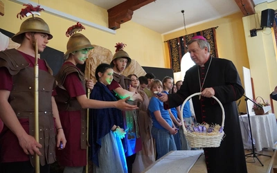 Spotkanie wielkanocne w WTZ Caritas Archidiecezji Wrocławskiej w Dobroszycach 