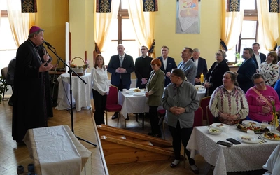 Z wizytą w Emaus. Wielkanocne spotkanie w Warsztatach Terapii Zajęciowej w Dobroszycach