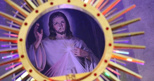 Bp Stułkowski dla "Gościa Płockiego": Niedziela Miłosierdzia jest po to, żeby dotknąć miłości Boga