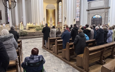 Bp Szkudło: Dobro, które czynimy w imię Jezusa, jest jawnym znakiem, że grób jest pusty