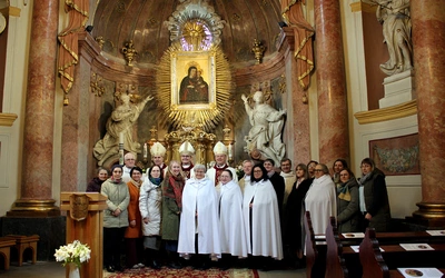 Abp Przybylski: Dziękujemy Bogu za każde powołanie dziewicy konsekrowanej w Kościele