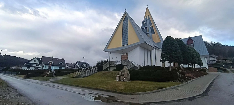 Spacer drogą kościelną 