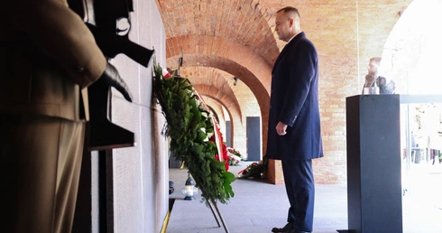 Prezydent w Muzeum Katyńskim: Katyń to symbol zbrodni i kłamstwa