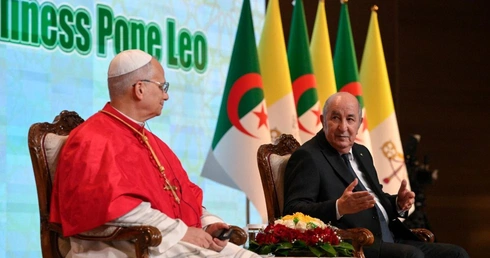 Papież do władz Algierii: Religia bez miłosierdzia i życie społeczne bez solidarności są skandalem w oczach Boga