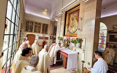 Centralnym punktem wydarzenia  była Eucharystia w Kaplicy Matki Bożej Ostrobramskiej.