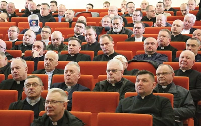 Wykłady odbywały się w auli Caritas AL.