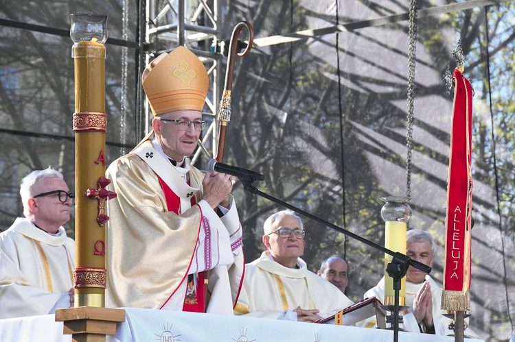 – Nie ma takiego grzechu, którego by Bóg w swoim miłosierdziu nam nie odpuścił, jeśli Mu go w pokorze oddajemy – mówił abp Adrian Galbas.  