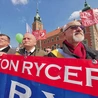 Witają się okrzykiem „Vivat Jezus!” i reklamują jako formacja dla mężczyzn, którzy w Kościele chcą czegoś więcej niż tylko biernego uczestnictwa w liturgii – braterstwa i konkretnych zadań. Rycerze aktywnie angażują się w ochronę życia od poczęcia do naturalnej śmierci, co przejawia się w udziale w Narodowym Marszu Życia, który po raz kolejny przejdzie ulicami Warszawy 19 kwietnia.