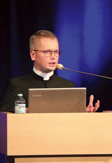 Diecezjalnym duszpasterzem tej grupy jest ks. Jakub Jasiak z parafii katedralnej. 