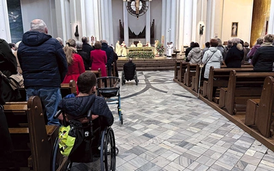 – Działalność charytatywna, wyrastająca z wielkanocnego poranka, to nie jest narzucony obowiązek. To jest wewnętrzny pożar – przypomniał zebranym biskup.