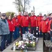 Członkowie łowickiego oddziału PTTK, noszącego imię Anieli Chmielińskiej, pamiętali o swojej patronce i jej zasługach.