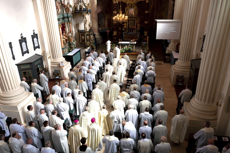 Msza św. w bazylice skrzatuskiej.