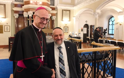 Abp Galbas w synagodze: Nie nastawiajmy diabłu ucha