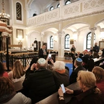 Abp Adrian Galbas w synagodze Nożyków