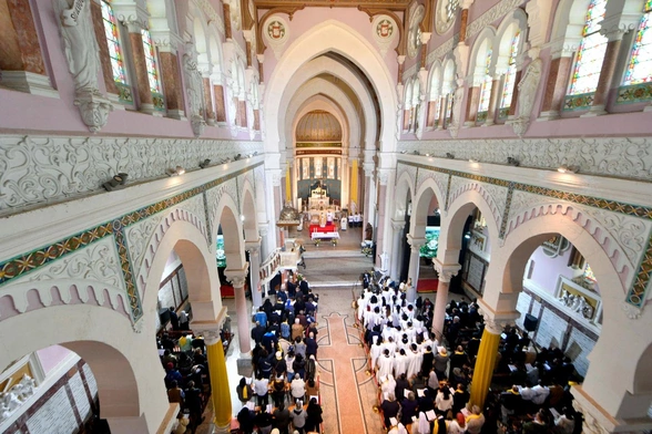 Podczas Mszy świętej w Annabie