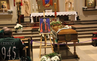 "Nie odszedł, zmienił tylko sektor na trybunach". Wzruszające pożegnanie Jacka Magiery