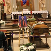 "Nie odszedł, zmienił tylko sektor na trybunach". Wzruszające pożegnanie Jacka Magiery