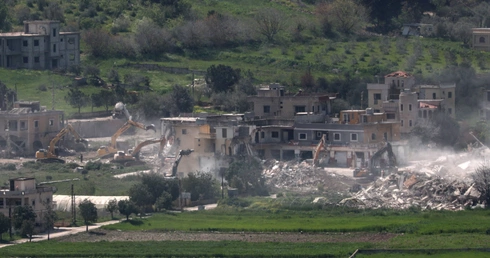 Izraelska armia wyburza domy w libaskiej wiosce Mais al-Jabal