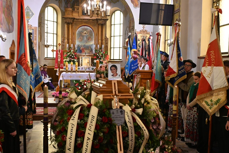 Pożegnanie mamy, nauczycielki, społeczniczki