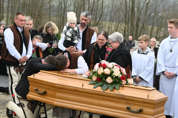 Pożegnanie mamy, nauczycielki, społeczniczki